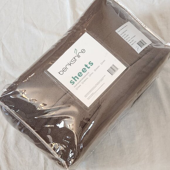 NIB Berkshire Four Season Microfleece Sheets in Brown - Queen size - Picture 12 of 12